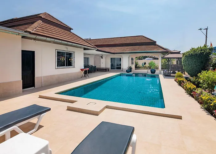 Villa Bos, 5 Minutes To The Beach Jomtien, Free Electricity