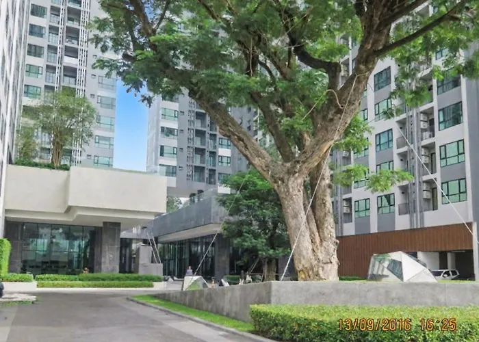 Base Pattaya - One Br Condo With Pool View Near Central Festival Pattaya